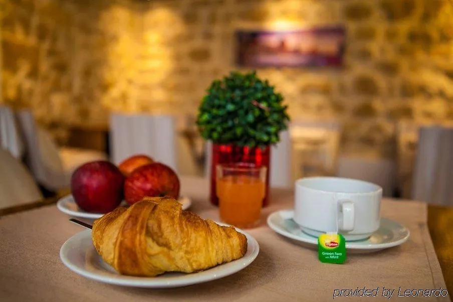 Hotel apartamentowy Du Lion D'or Louvre Paryż