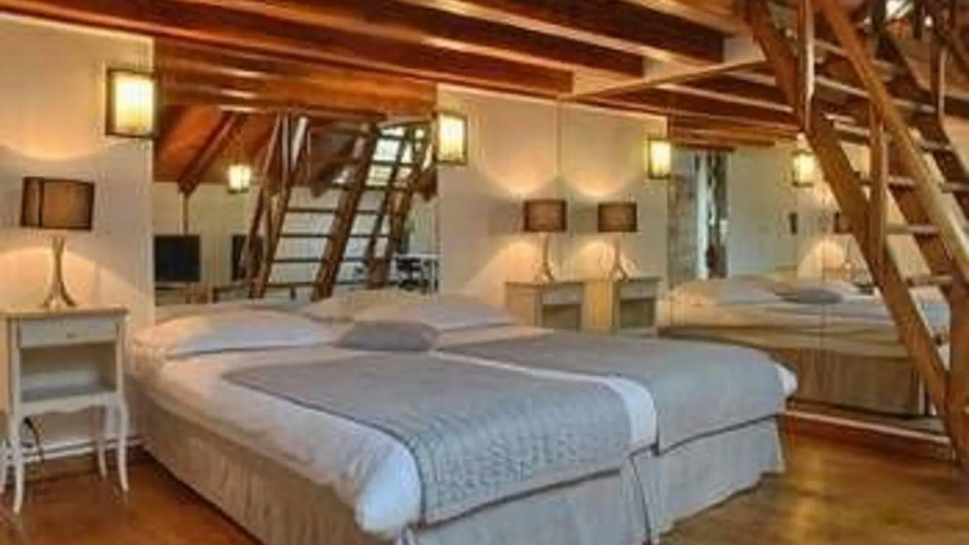 Du Lion D'or Louvre Hotel apartamentowy 3*